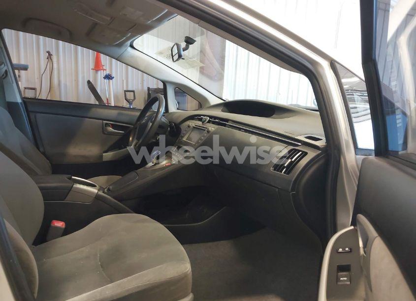 Photo 5 of 2013 Toyota Prius THREE (VIN JTDKN3DU7D1728505)