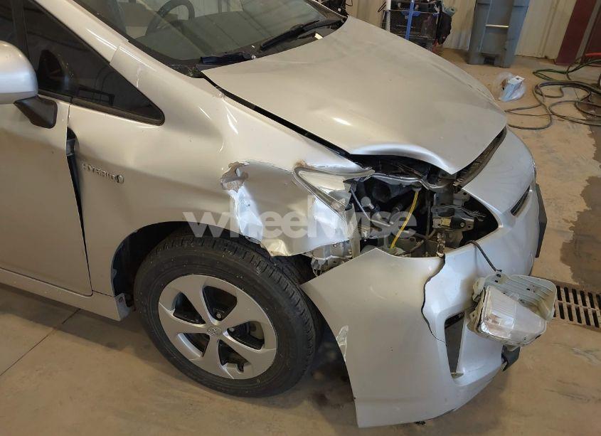 Photo 6 of 2013 Toyota Prius THREE (VIN JTDKN3DU7D1728505)