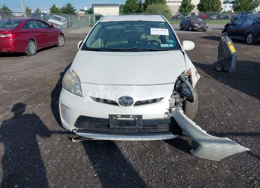 Photo 12 of 2014 Toyota Prius THREE (VIN JTDKN3DU7E0361676)