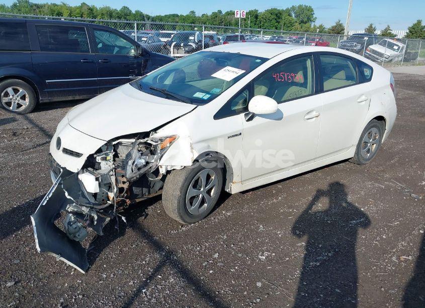 Photo 2 of 2014 Toyota Prius THREE (VIN JTDKN3DU7E0361676)