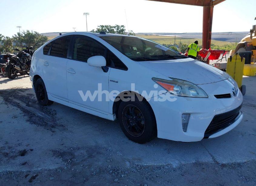 2014 Toyota Prius TWO (VIN JTDKN3DU7E0376226) main photo