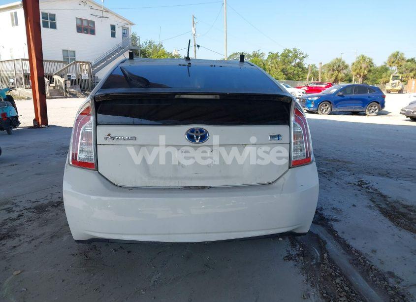 Photo 15 of 2014 Toyota Prius TWO (VIN JTDKN3DU7E0376226)