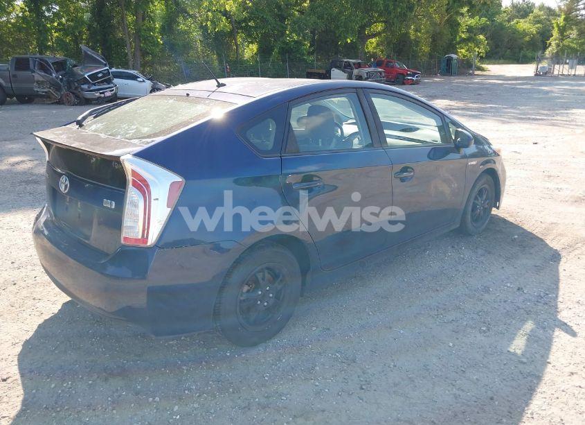 Photo 4 of 2014 Toyota Prius TWO (VIN JTDKN3DU7E0380860)