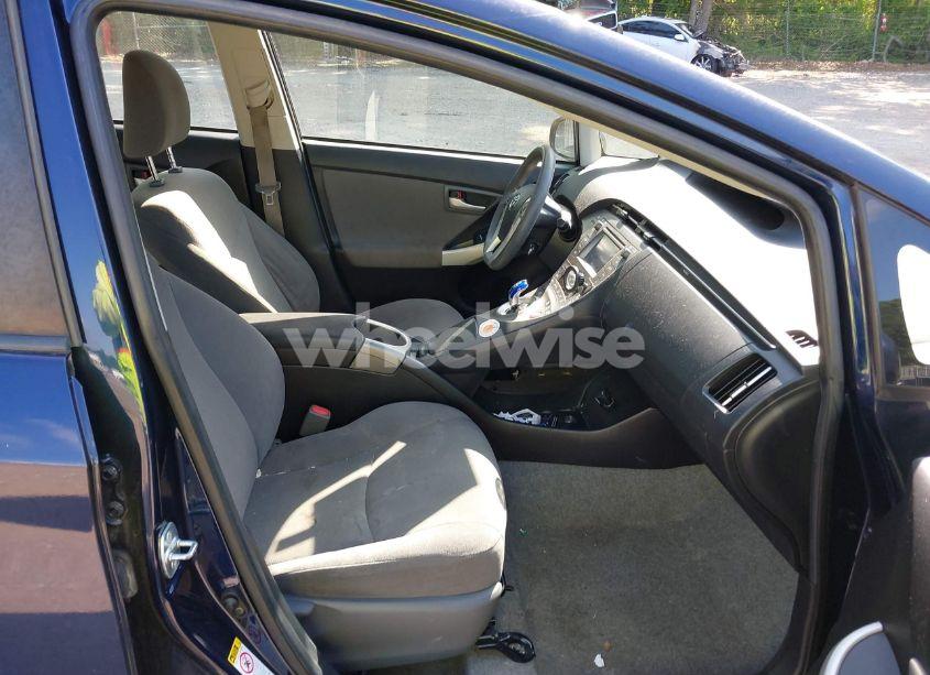 Photo 5 of 2014 Toyota Prius TWO (VIN JTDKN3DU7E0380860)