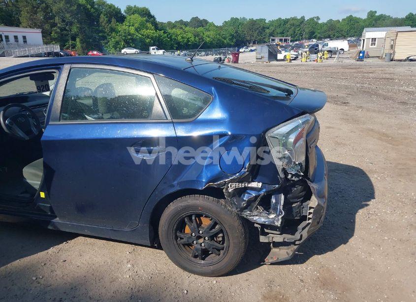 Photo 6 of 2014 Toyota Prius TWO (VIN JTDKN3DU7E0380860)