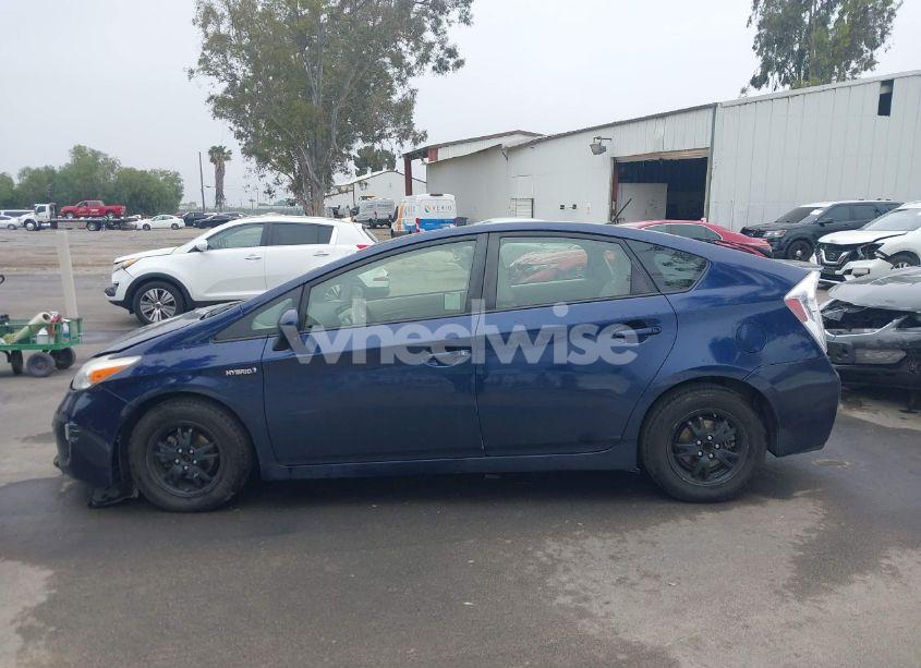 Photo 15 of 2014 Toyota Prius TWO (VIN JTDKN3DU7E0389185)