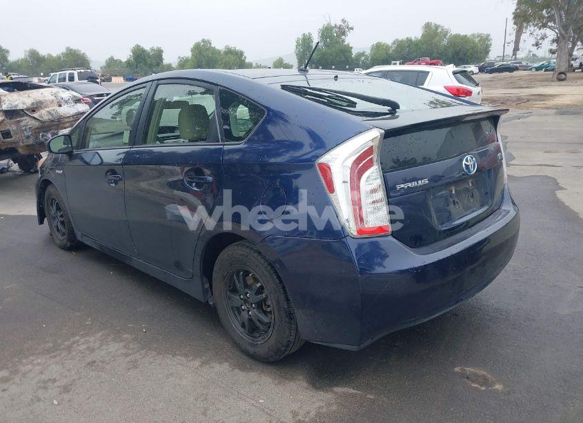 Photo 3 of 2014 Toyota Prius TWO (VIN JTDKN3DU7E0389185)