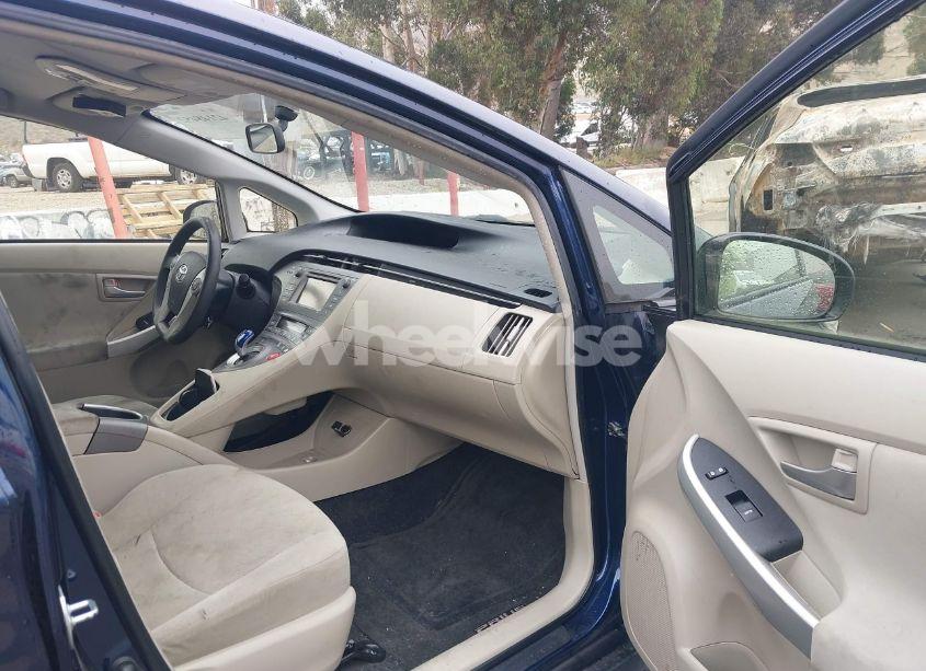 Photo 5 of 2014 Toyota Prius TWO (VIN JTDKN3DU7E0389185)