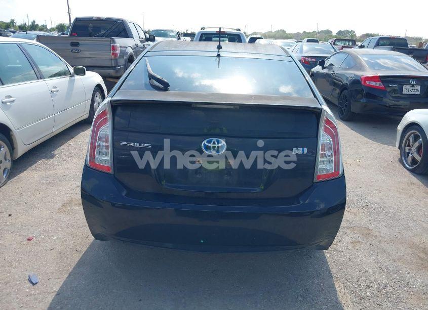 Photo 16 of 2014 Toyota Prius TWO (VIN JTDKN3DU7E1746083)