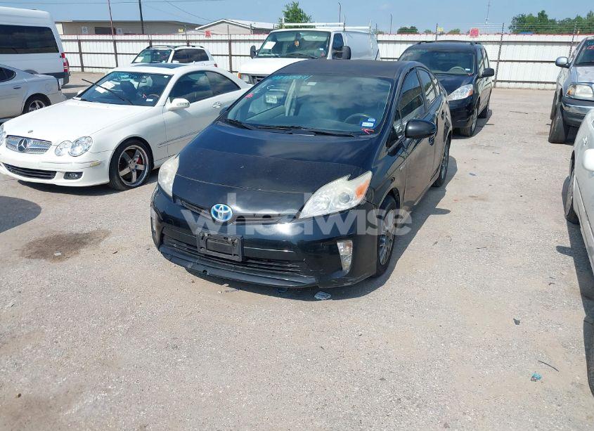Photo 2 of 2014 Toyota Prius TWO (VIN JTDKN3DU7E1746083)