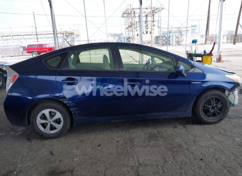 Photo 14 of 2014 Toyota Prius THREE (VIN JTDKN3DU7E1746200)