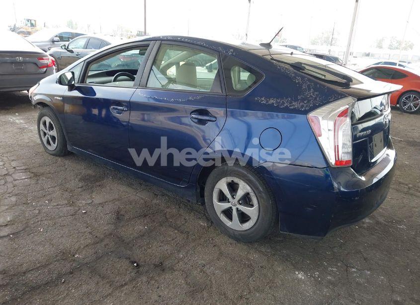 Photo 3 of 2014 Toyota Prius THREE (VIN JTDKN3DU7E1746200)