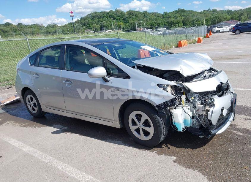 Photo 13 of 2014 Toyota Prius THREE (VIN JTDKN3DU7E1747296)