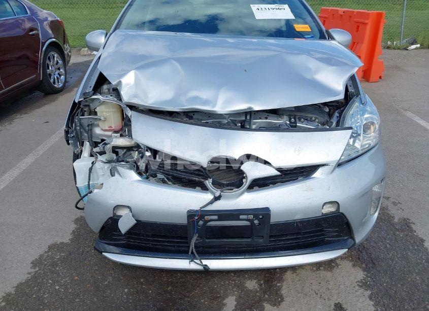 Photo 6 of 2014 Toyota Prius THREE (VIN JTDKN3DU7E1747296)