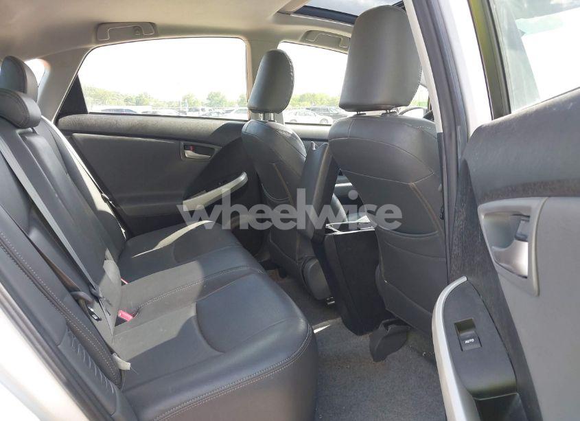 Photo 8 of 2014 Toyota Prius THREE (VIN JTDKN3DU7E1747296)