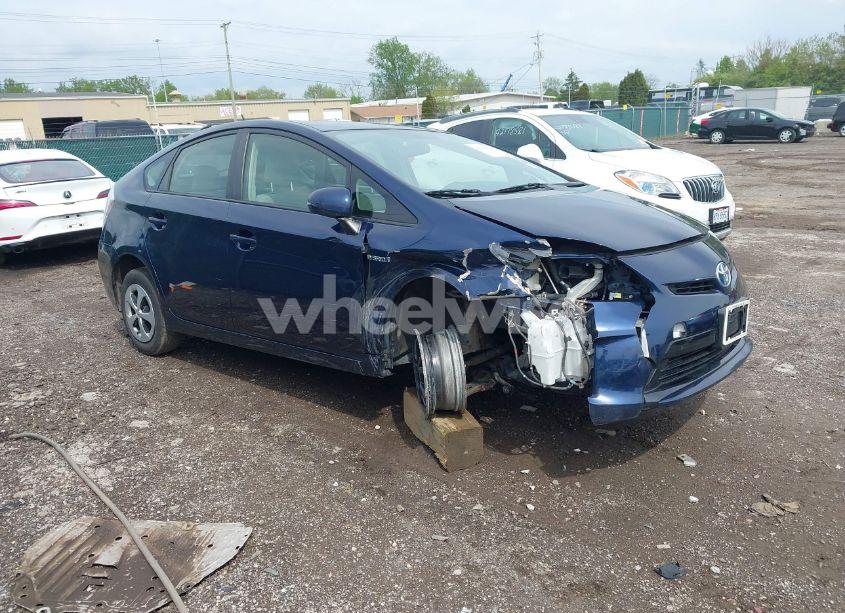 2014 Toyota Prius THREE (VIN JTDKN3DU7E1775955) main photo