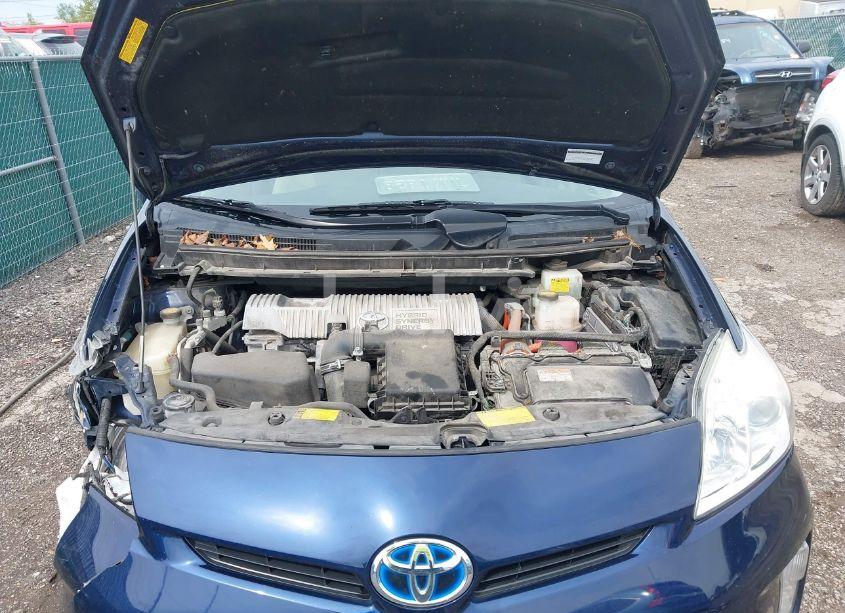 Photo 10 of 2014 Toyota Prius THREE (VIN JTDKN3DU7E1775955)
