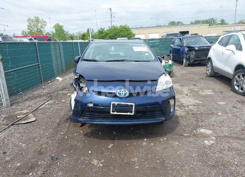 Photo 12 of 2014 Toyota Prius THREE (VIN JTDKN3DU7E1775955)
