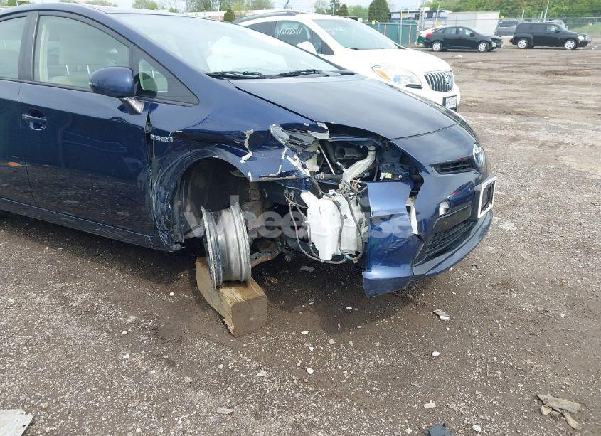 Photo 6 of 2014 Toyota Prius THREE (VIN JTDKN3DU7E1775955)