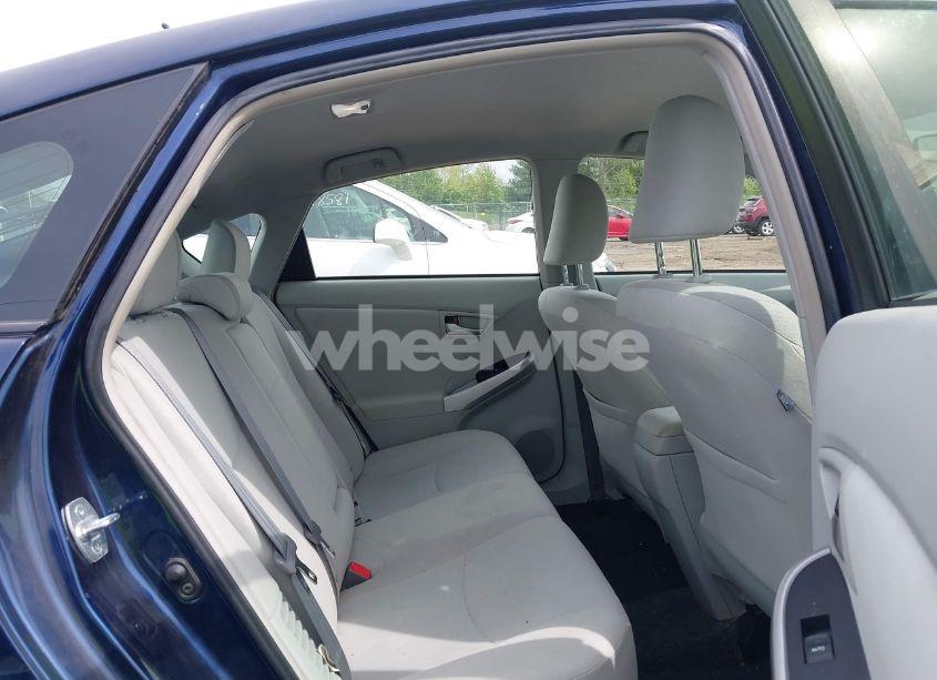 Photo 8 of 2014 Toyota Prius THREE (VIN JTDKN3DU7E1775955)