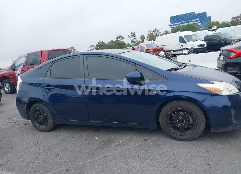 Photo 13 of 2014 Toyota Prius THREE (VIN JTDKN3DU7E1779813)