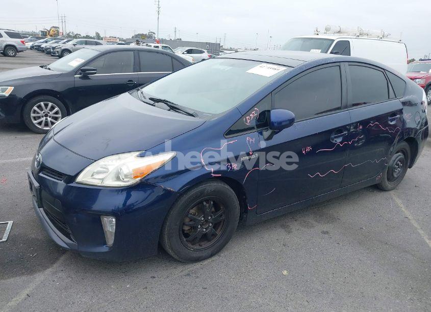 Photo 2 of 2014 Toyota Prius THREE (VIN JTDKN3DU7E1779813)
