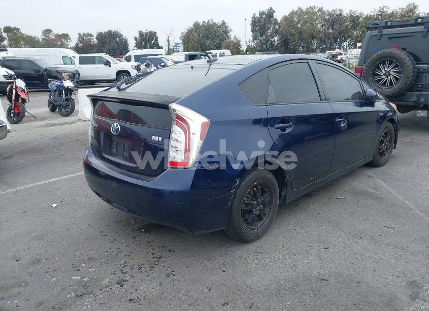 Photo 4 of 2014 Toyota Prius THREE (VIN JTDKN3DU7E1779813)