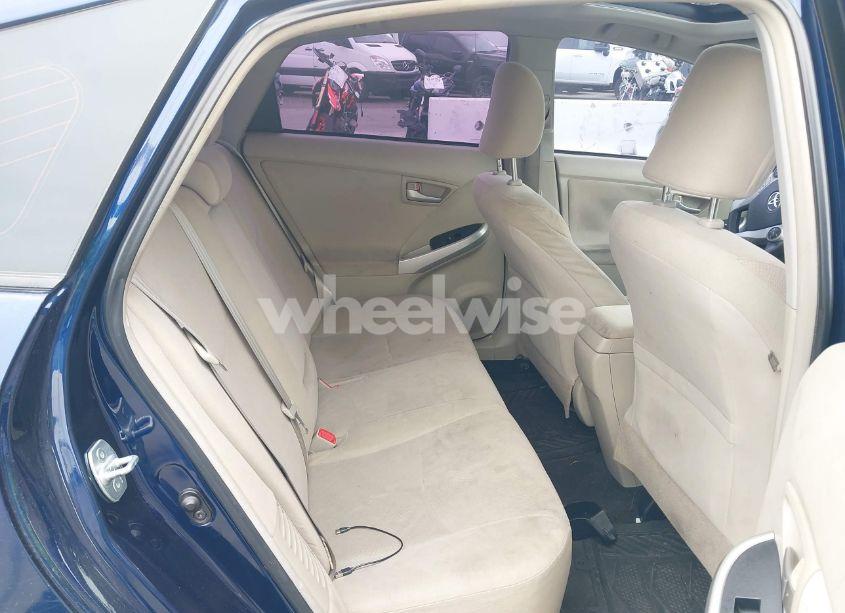 Photo 8 of 2014 Toyota Prius THREE (VIN JTDKN3DU7E1779813)