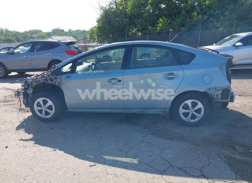 Photo 15 of 2014 Toyota Prius FOUR (VIN JTDKN3DU7E1830534)