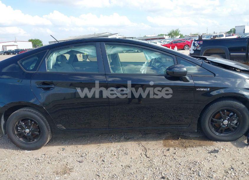 Photo 13 of 2015 Toyota Prius THREE (VIN JTDKN3DU7F0457437)