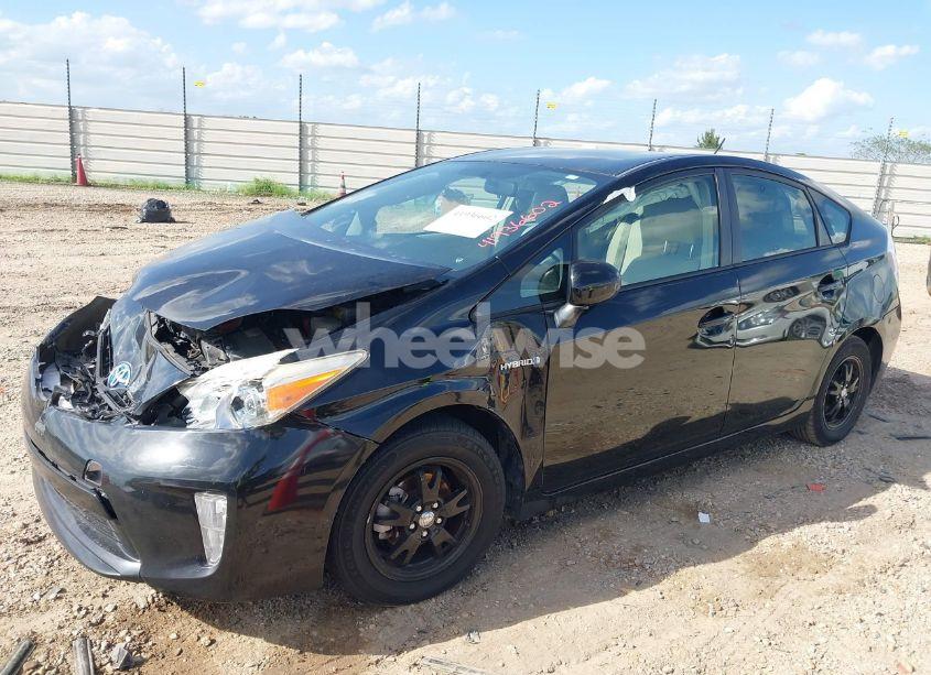 Photo 2 of 2015 Toyota Prius THREE (VIN JTDKN3DU7F0457437)