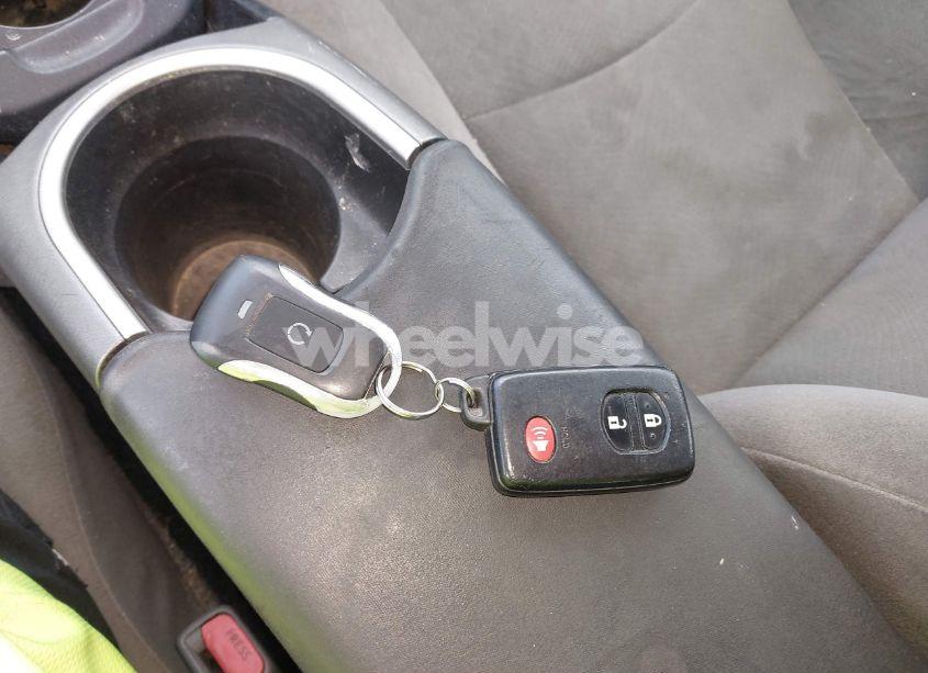 Photo 11 of 2015 Toyota Prius TWO (VIN JTDKN3DU7F1878200)