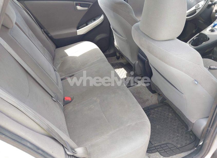 Photo 8 of 2015 Toyota Prius TWO (VIN JTDKN3DU7F1878200)