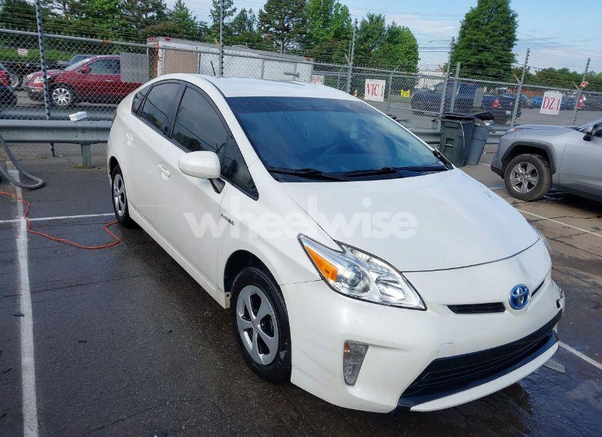 2015 Toyota Prius THREE (VIN JTDKN3DU7F1932675) main photo