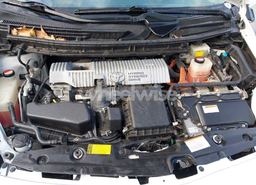 Photo 10 of 2015 Toyota Prius THREE (VIN JTDKN3DU7F1932675)