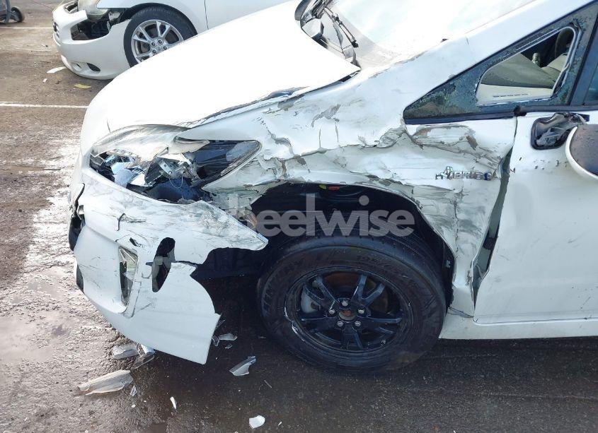 Photo 6 of 2015 Toyota Prius THREE (VIN JTDKN3DU7F1932675)