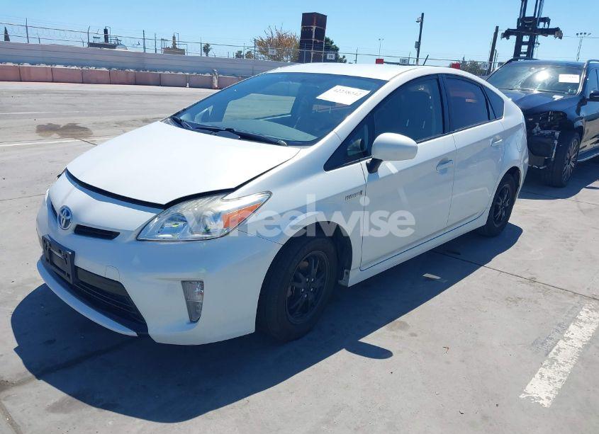 Photo 2 of 2015 Toyota Prius TWO (VIN JTDKN3DU7F1936953)