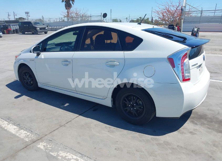 Photo 3 of 2015 Toyota Prius TWO (VIN JTDKN3DU7F1936953)