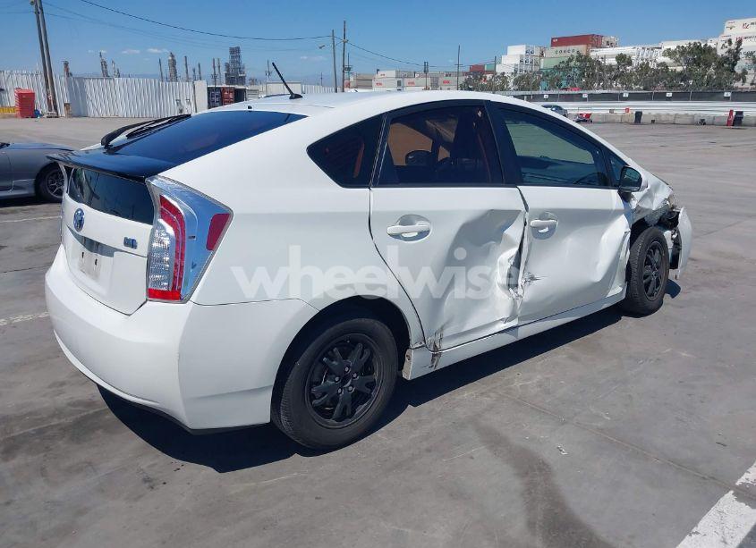 Photo 4 of 2015 Toyota Prius TWO (VIN JTDKN3DU7F1936953)