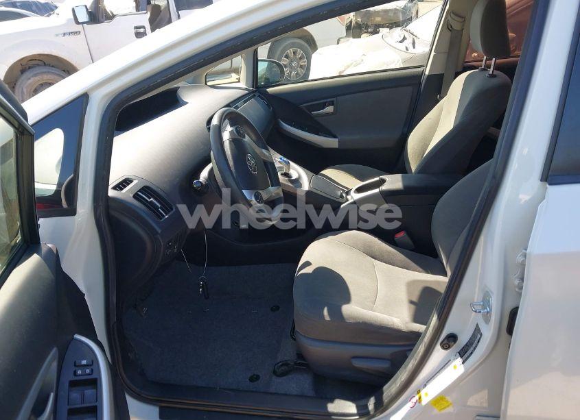 Photo 5 of 2015 Toyota Prius TWO (VIN JTDKN3DU7F1936953)