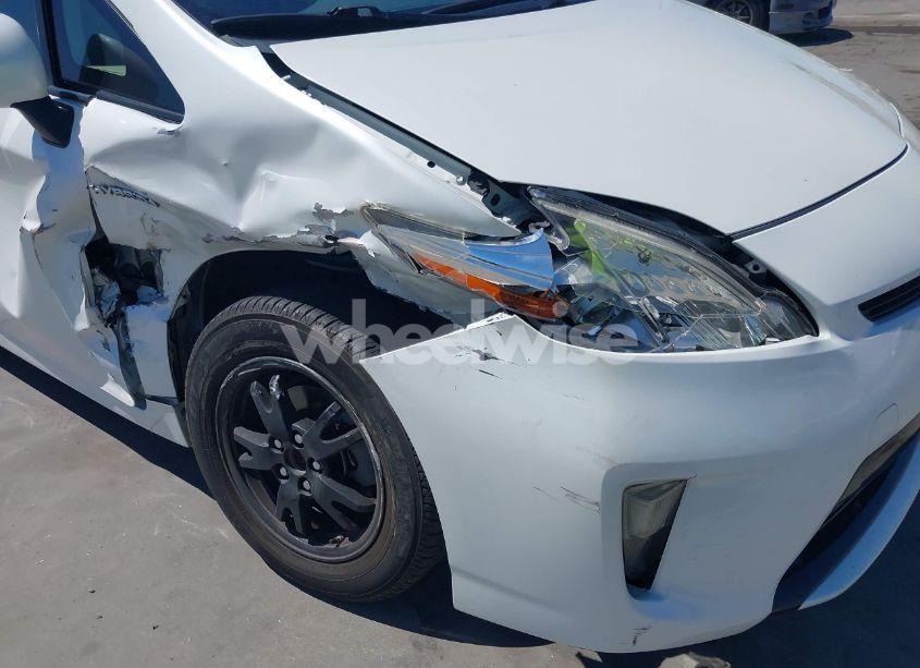 Photo 6 of 2015 Toyota Prius TWO (VIN JTDKN3DU7F1936953)