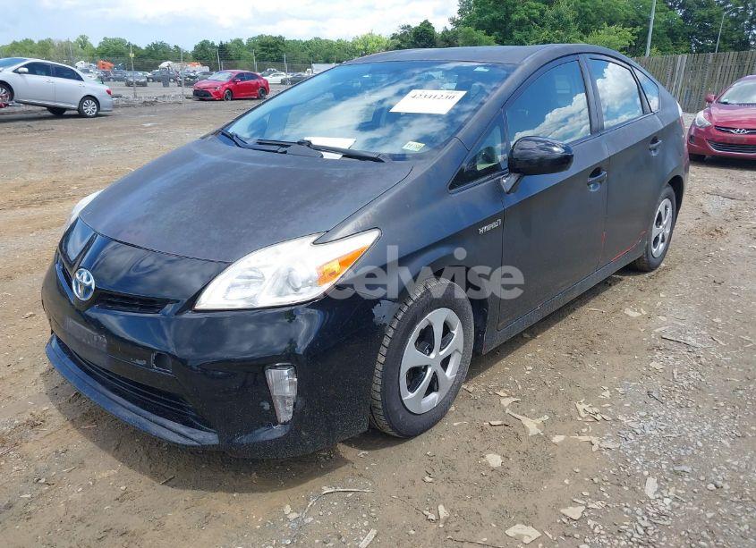 Photo 2 of 2015 Toyota Prius FIVE/FOUR/PERSONA SERIES SPECIAL EDITION/THREE/TWO (VIN JTDKN3DU7F1945457)