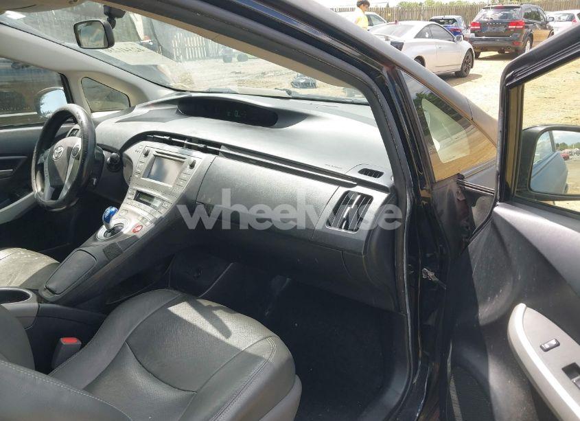 Photo 5 of 2015 Toyota Prius FIVE/FOUR/PERSONA SERIES SPECIAL EDITION/THREE/TWO (VIN JTDKN3DU7F1945457)