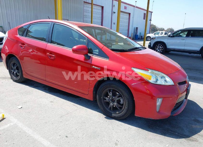 2015 Toyota Prius TWO (VIN JTDKN3DU7F1992116) main photo