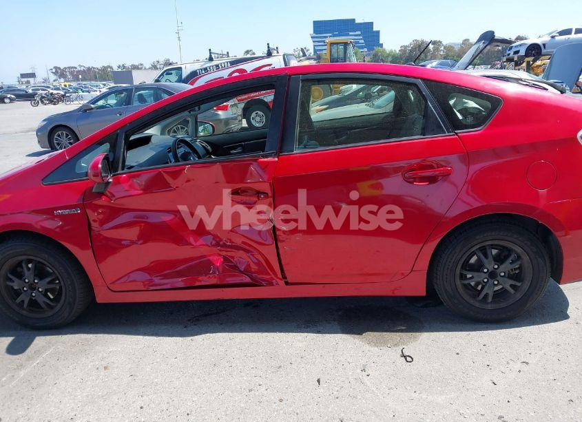 Photo 14 of 2015 Toyota Prius TWO (VIN JTDKN3DU7F1992116)