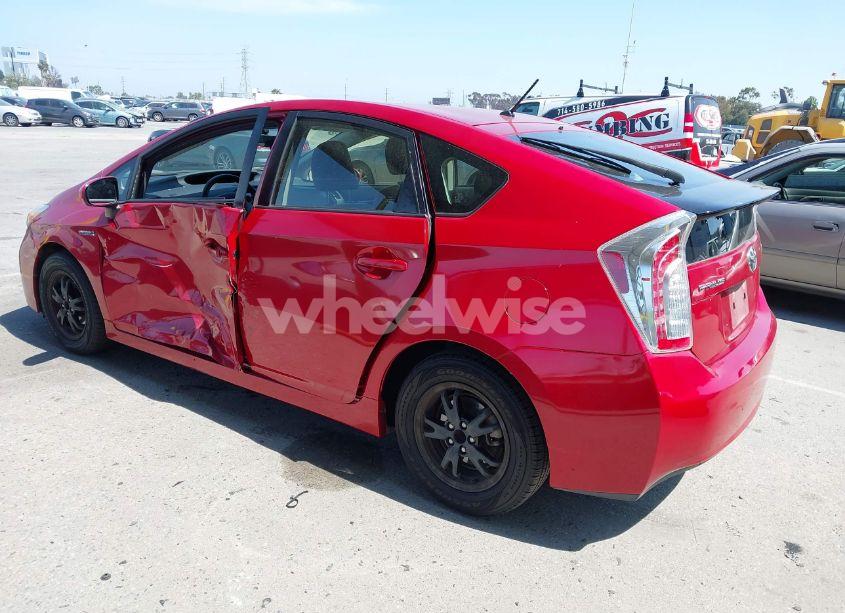 Photo 3 of 2015 Toyota Prius TWO (VIN JTDKN3DU7F1992116)