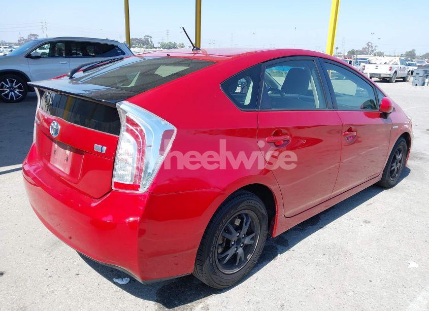 Photo 4 of 2015 Toyota Prius TWO (VIN JTDKN3DU7F1992116)