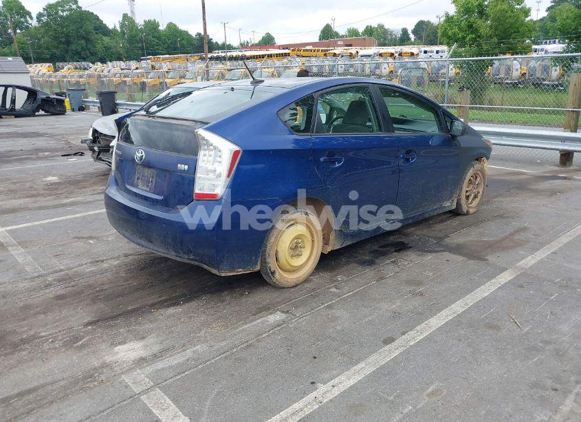 Photo 4 of 2010 Toyota Prius III (VIN JTDKN3DU8A0003514)
