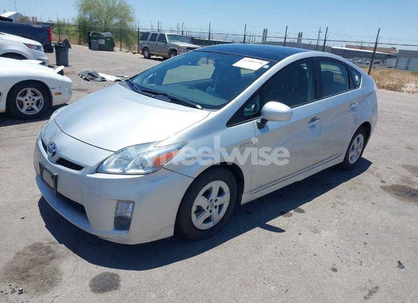 Photo 2 of 2010 Toyota Prius III (VIN JTDKN3DU8A0021690)