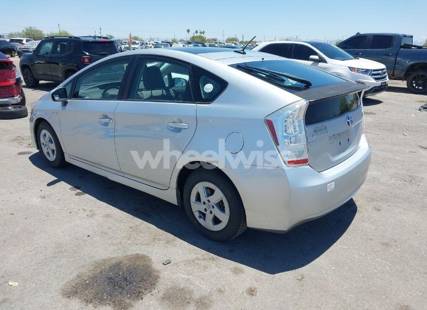 Photo 3 of 2010 Toyota Prius III (VIN JTDKN3DU8A0021690)